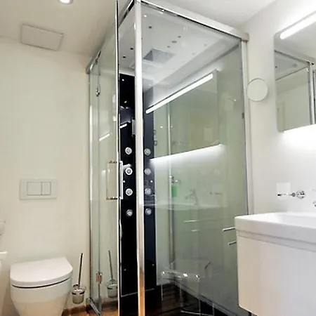 Sleeps 6 Апартаменты *